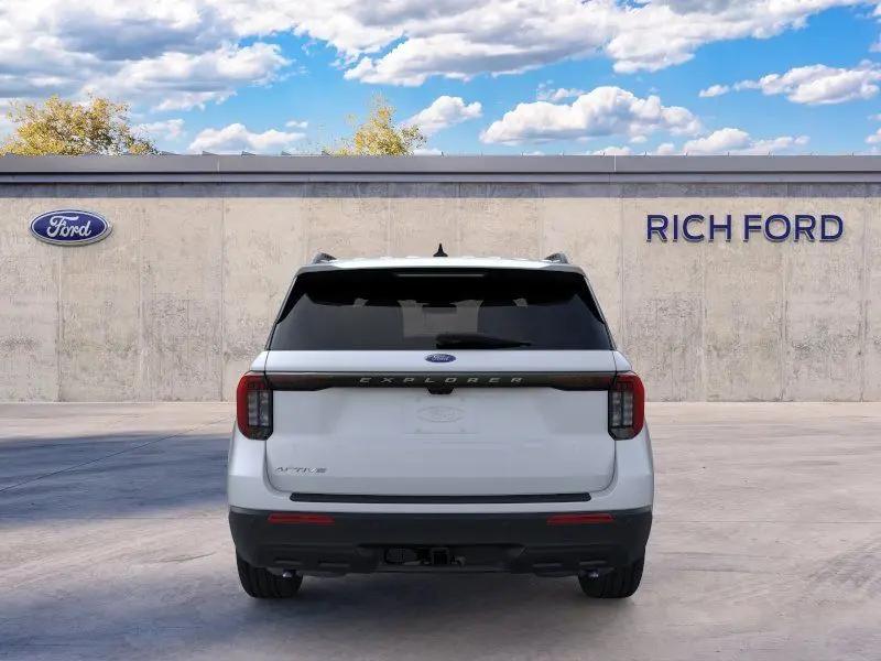 2026 Ford Explorer undefined photo 5