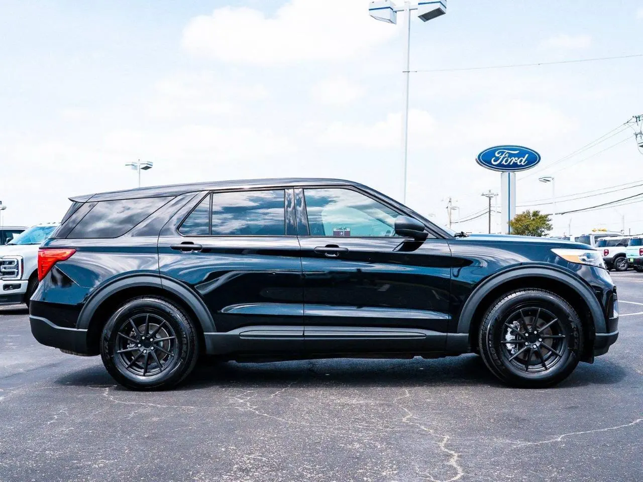 2021 Ford Explorer Base RWD photo 3