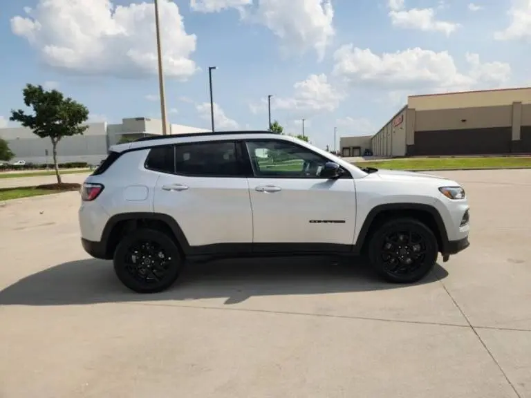 2025 Jeep Compass Latitude 4X4 photo 4