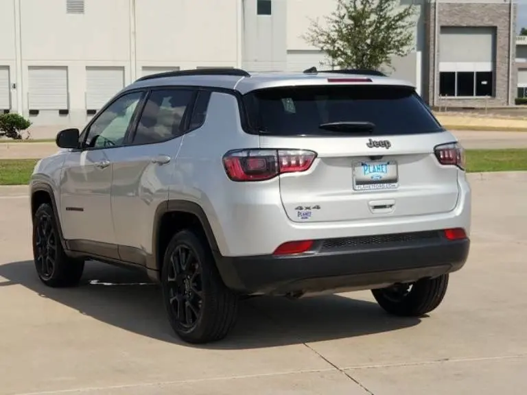 2025 Jeep Compass Latitude 4X4 photo 5