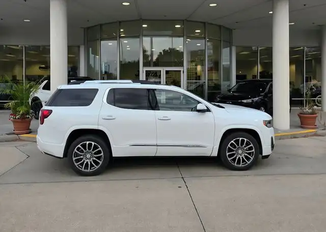 2023 GMC Acadia Denali AWD's photo