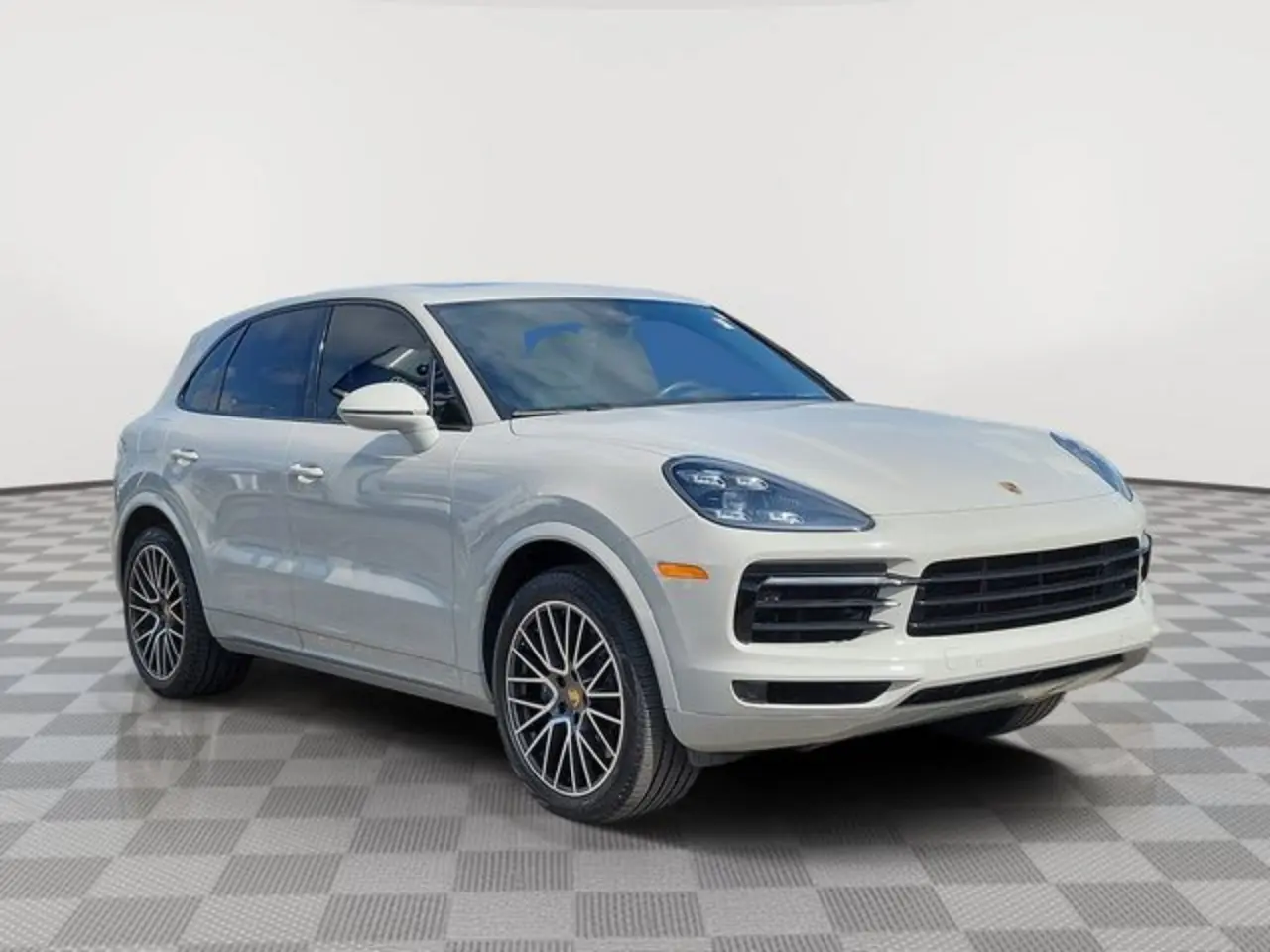 2021 Porsche Cayenne Base photo 3