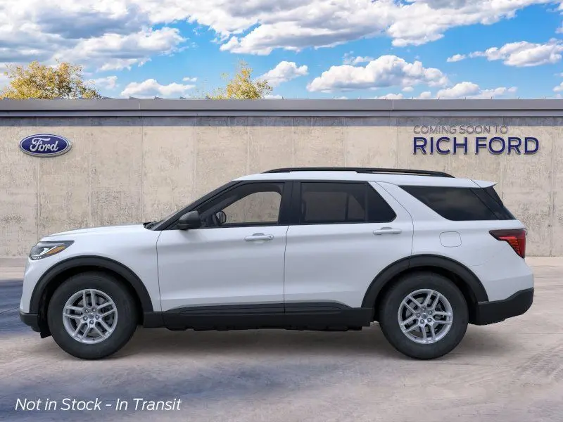 2026 Ford Explorer Active 4WD photo 3