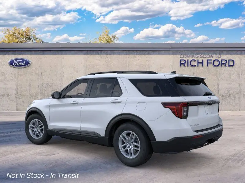 2026 Ford Explorer Active 4WD photo 4