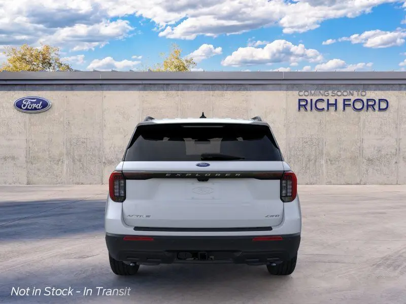 2026 Ford Explorer Active 4WD photo 5