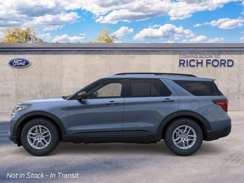 2026 Ford Explorer undefined photo 3