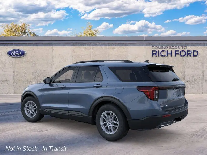 2026 Ford Explorer undefined photo 4