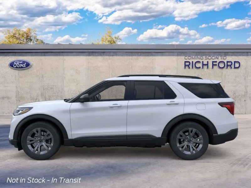 2026 Ford Explorer Active 4WD photo 3