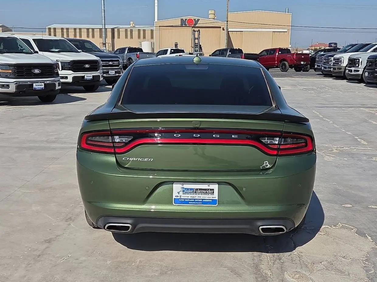 2023 Dodge Charger SXT photo 4