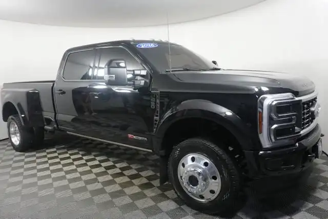 2026 Ford F-450 Platinum 4x4 Crew Cab 8' Box DRW's photo