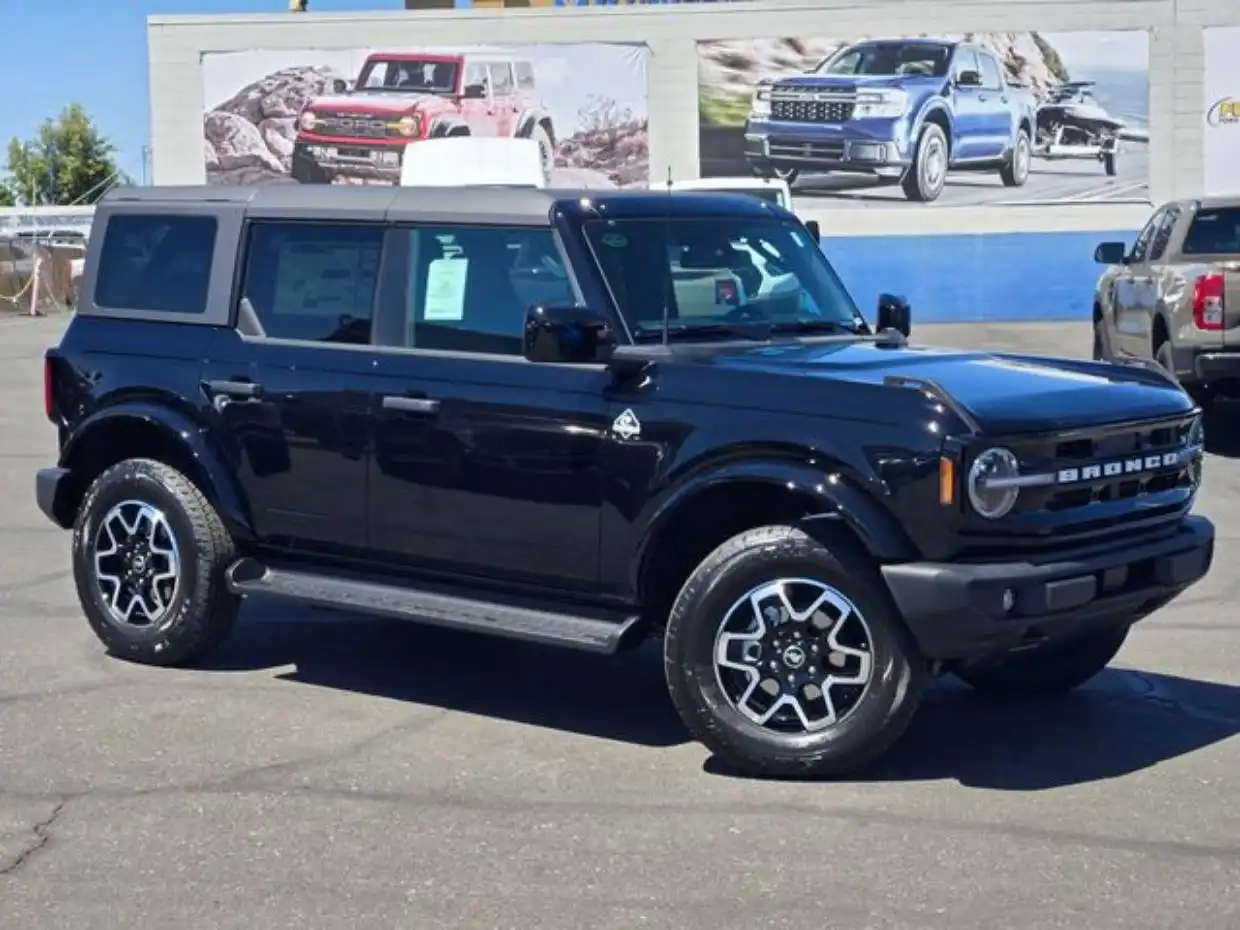 2026 Ford Bronco Outer Banks 4x4's photo