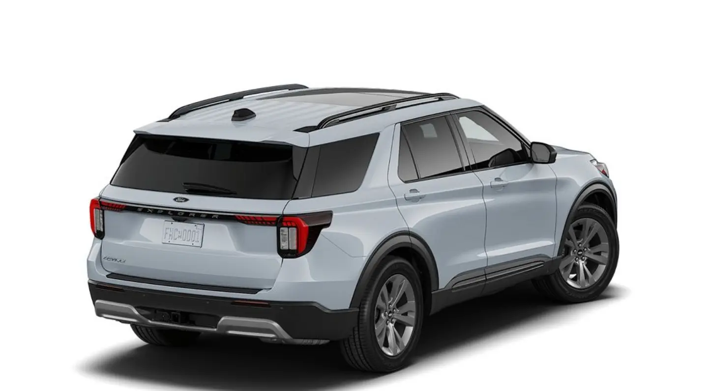2026 Ford Explorer Active 4WD photo 3