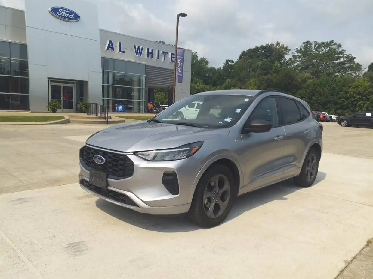 2024 Ford Escape ST-Line FWD's photo