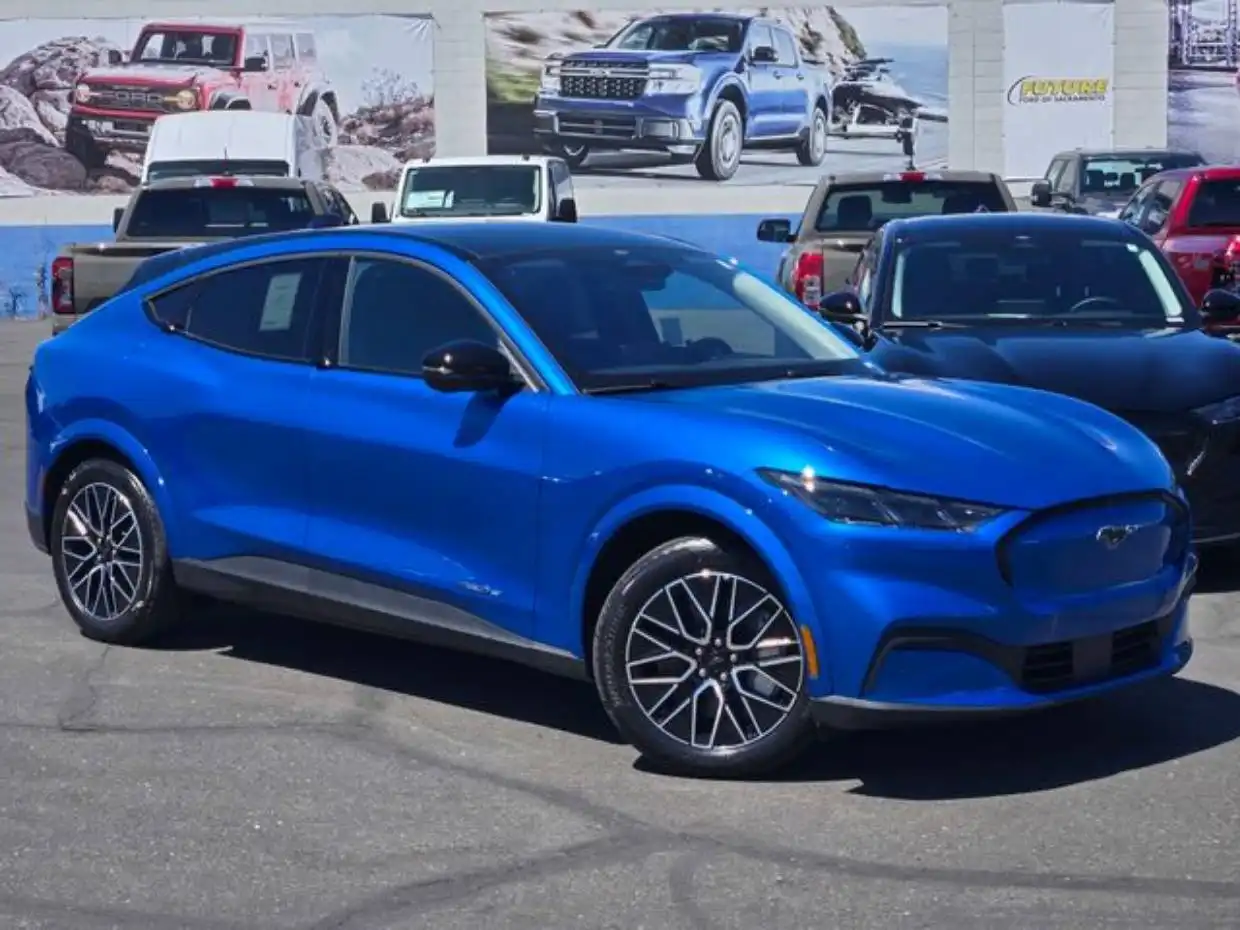 2026 Ford Mustang-Mach-e Premium's photo