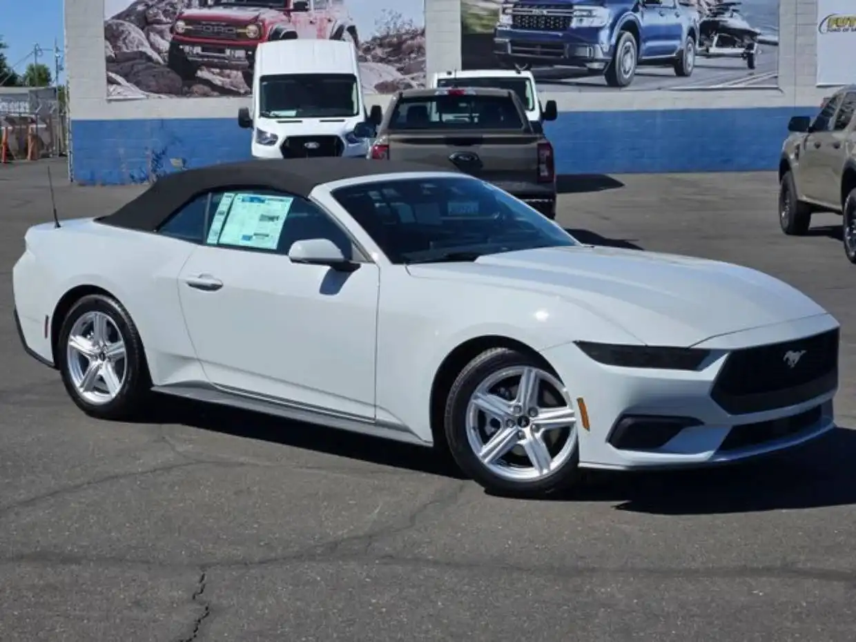 2026 Ford Mustang EcoBoost Convertible's photo