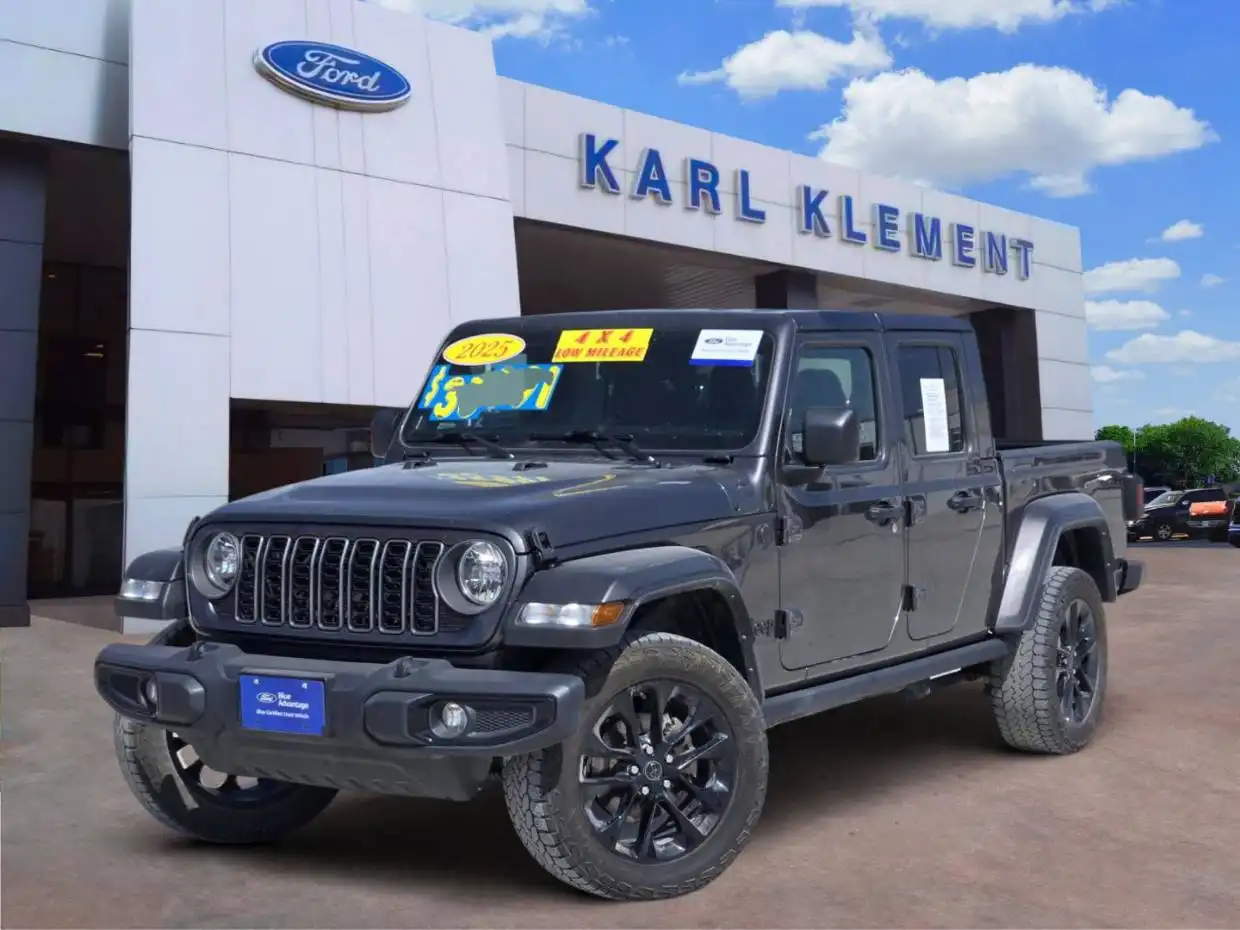 2025 Jeep Gladiator Nighthawk Auto's photo