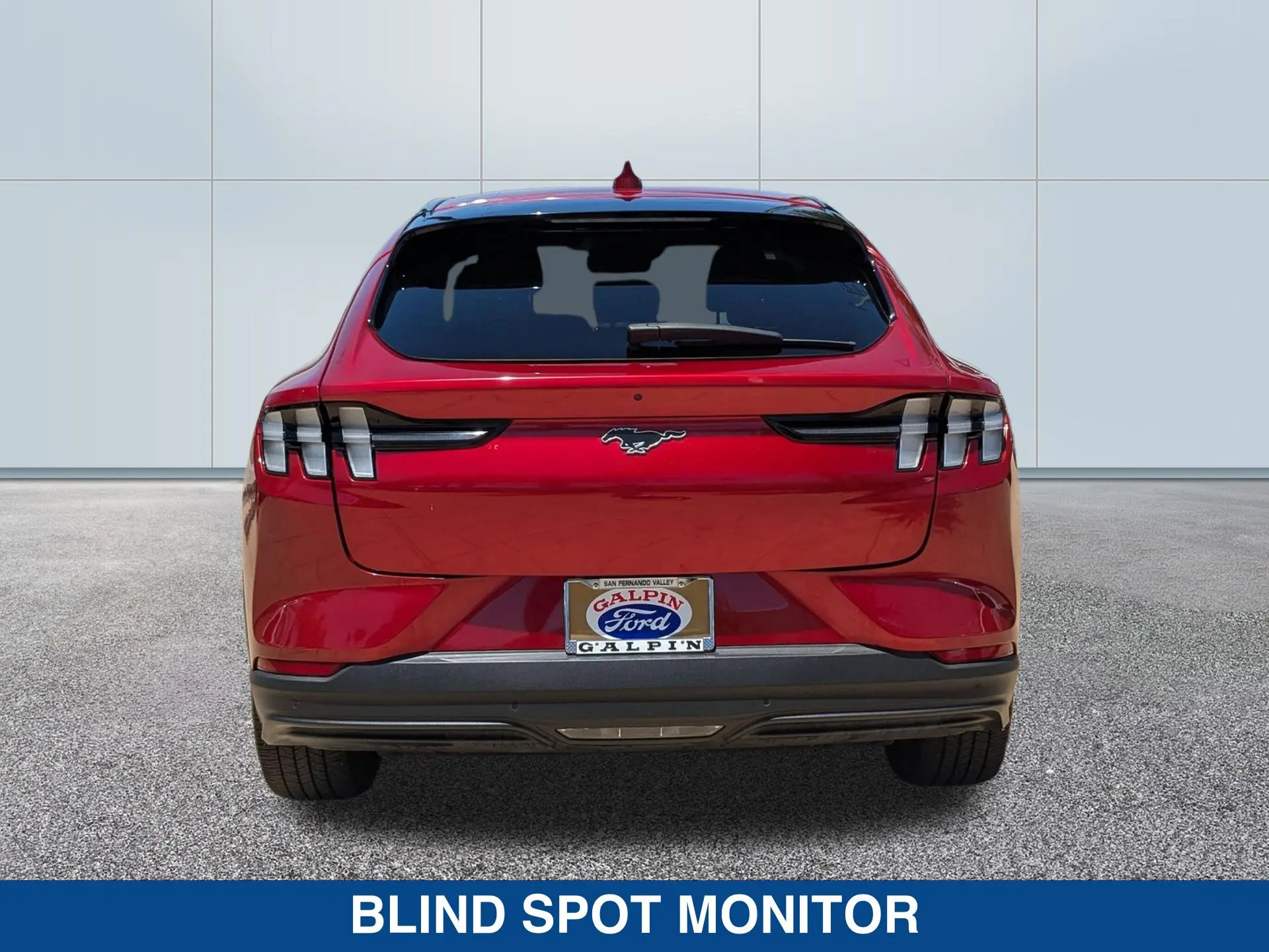 2022 Ford Mustang-Mach-e Select photo 4