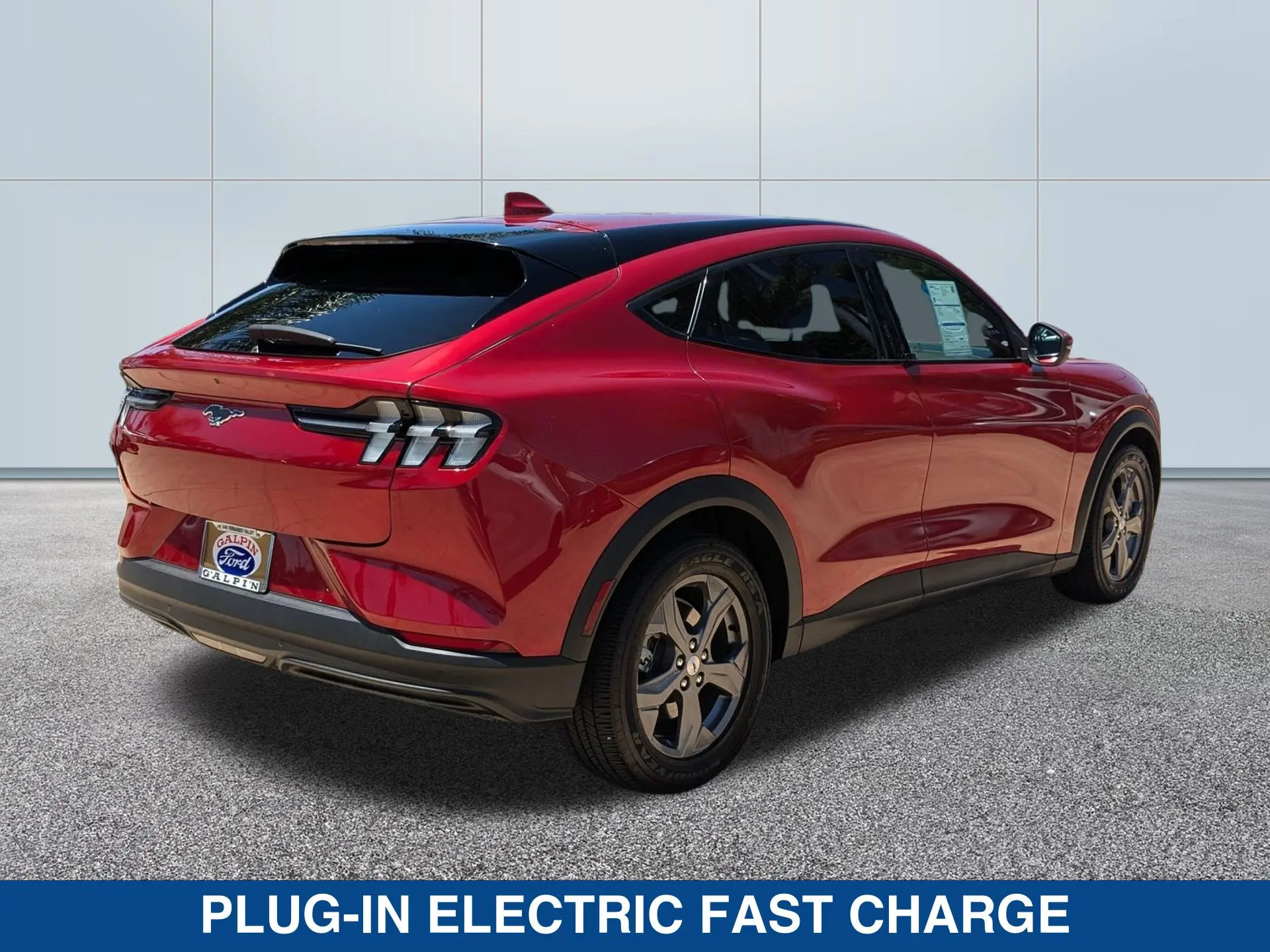 2022 Ford Mustang-Mach-e Select photo 5