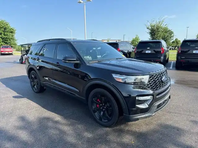 2022 Ford Explorer ST 4WD's photo