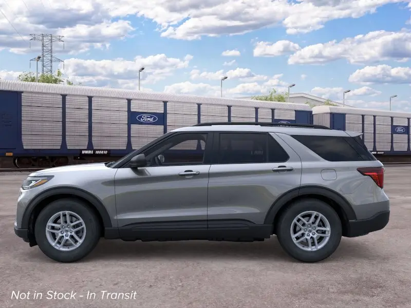 2026 Ford Explorer undefined photo 3