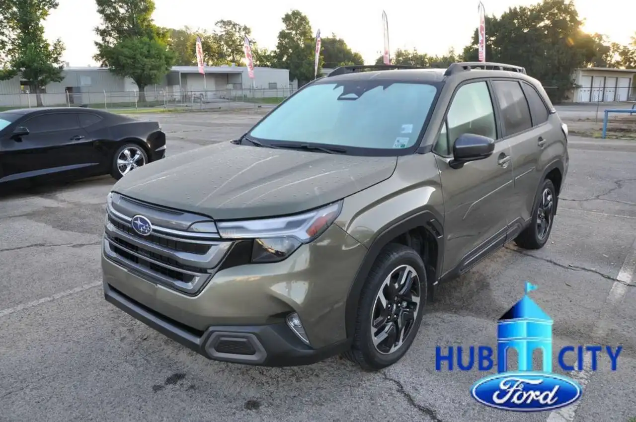 2025 Subaru Forester Limited's photo