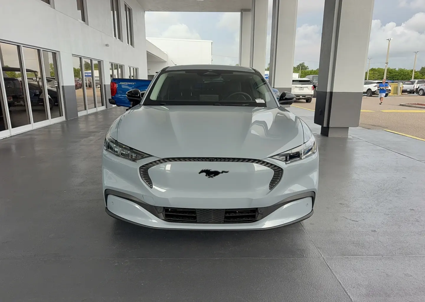 2024 Ford Mustang-Mach-e Select photo 3