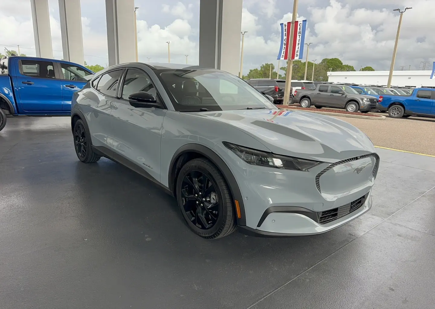 2024 Ford Mustang-Mach-e Select photo 4