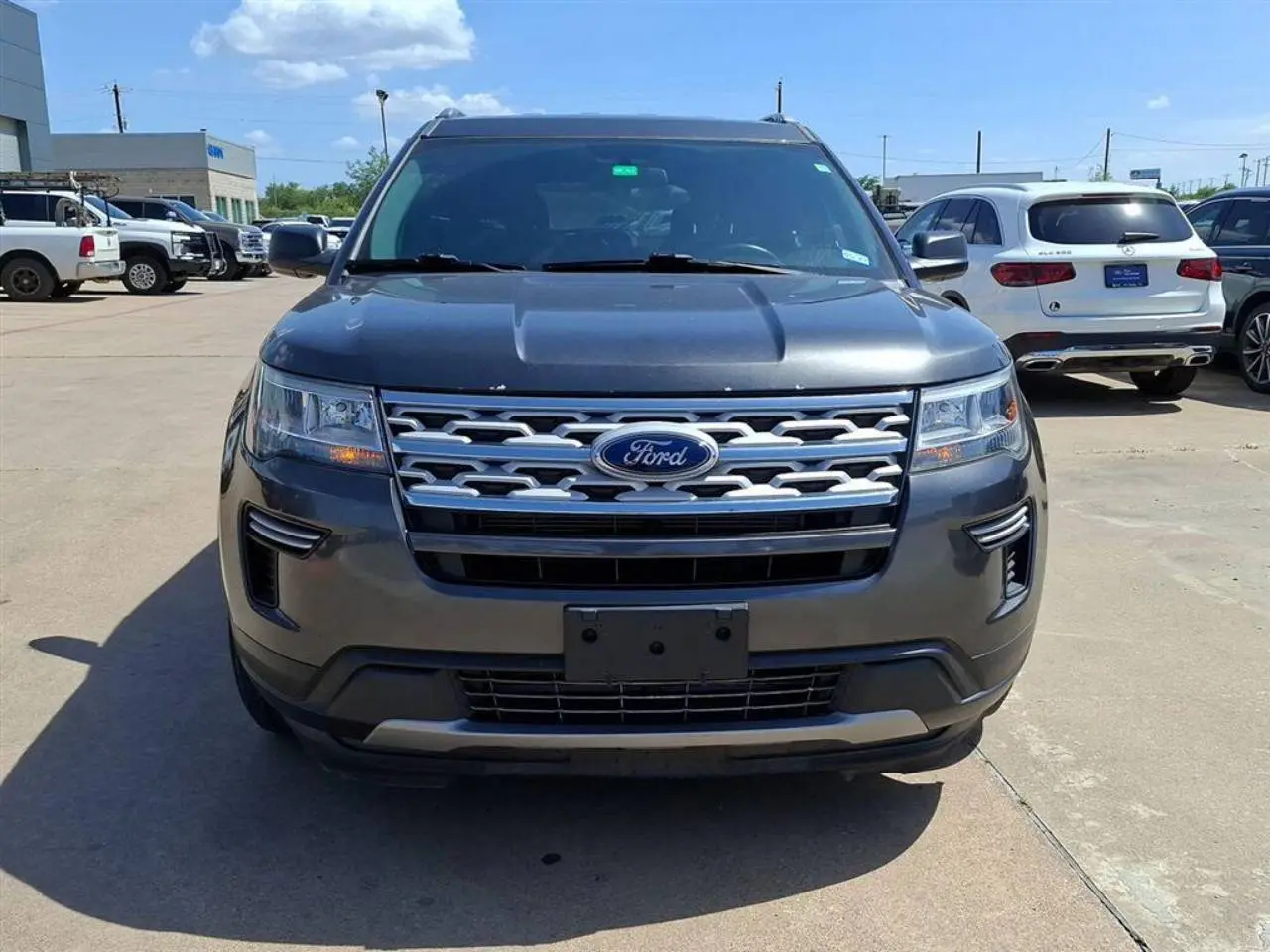 2019 Ford Explorer XLT FWD photo 4