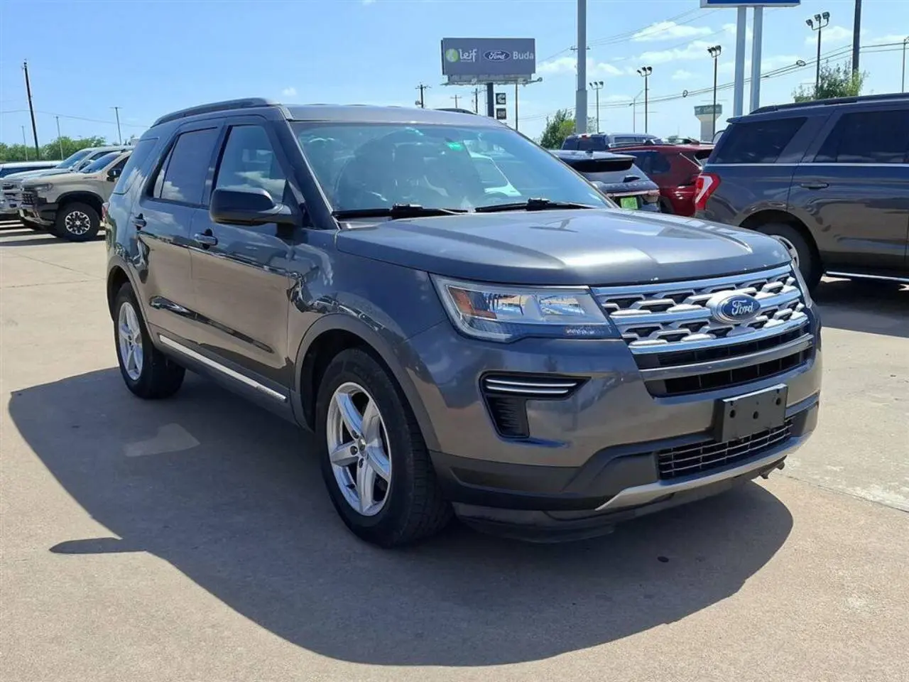 2019 Ford Explorer XLT FWD photo 5
