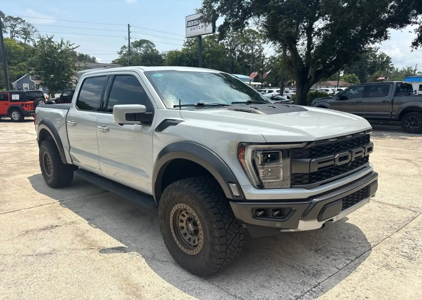 2023 Ford F-150 Raptor 4x4 SuperCrew 5-1/2 Box's photo