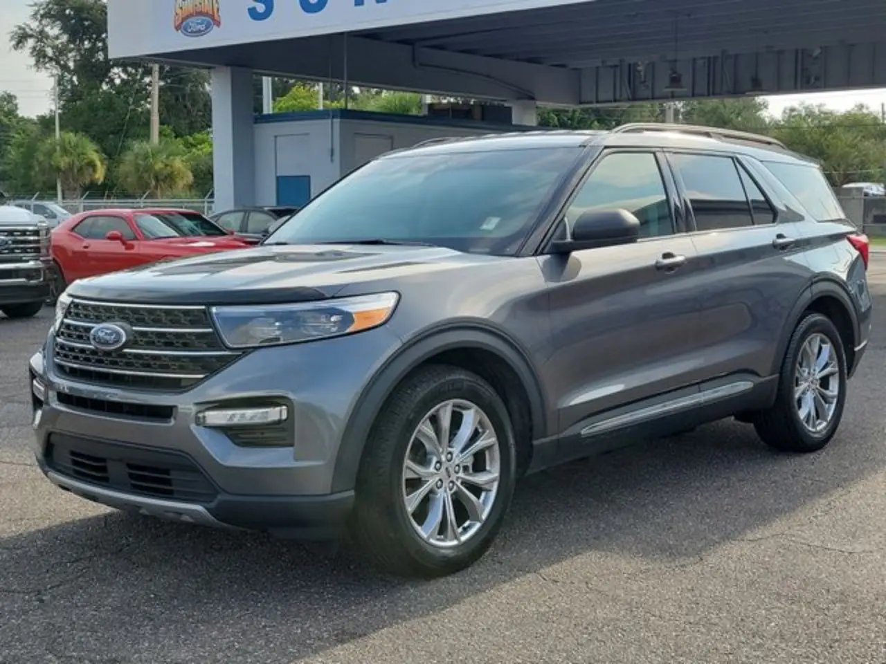 2024 Ford Explorer XLT RWD photo 3