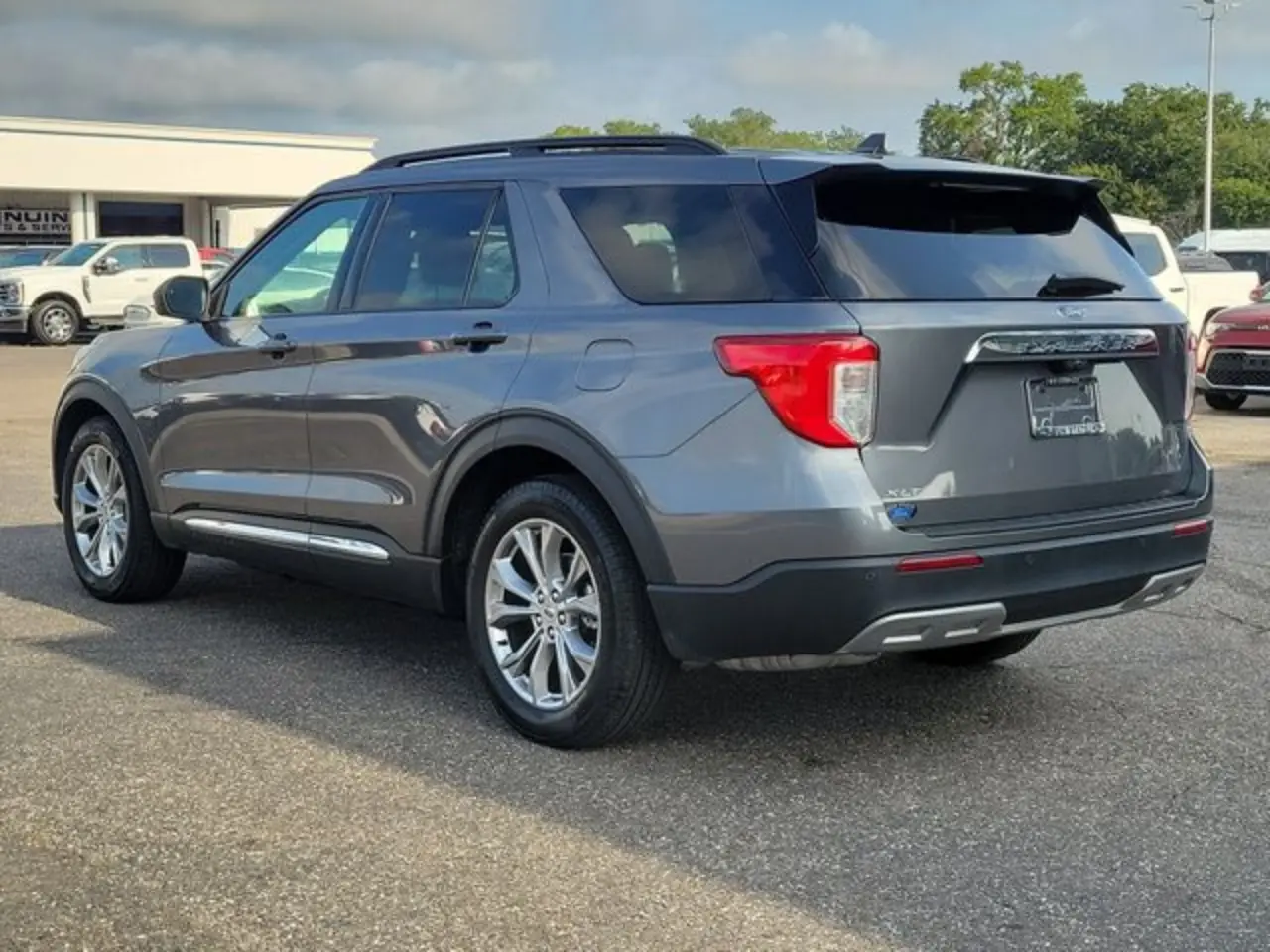 2024 Ford Explorer XLT RWD photo 4