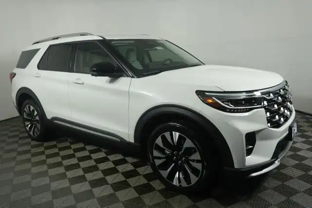 2026 Ford Explorer Platinum 4WD's photo