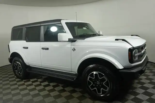 2026 Ford Bronco Outer Banks 4x4's photo