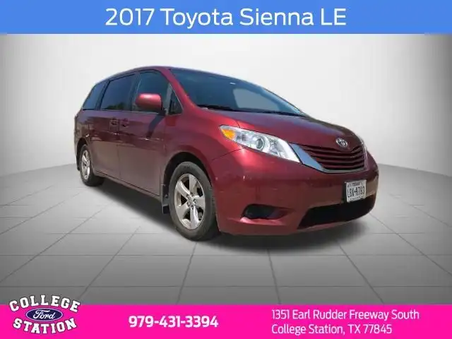 2017 Toyota Sienna LE V6 7-Passenger Access Seat's photo