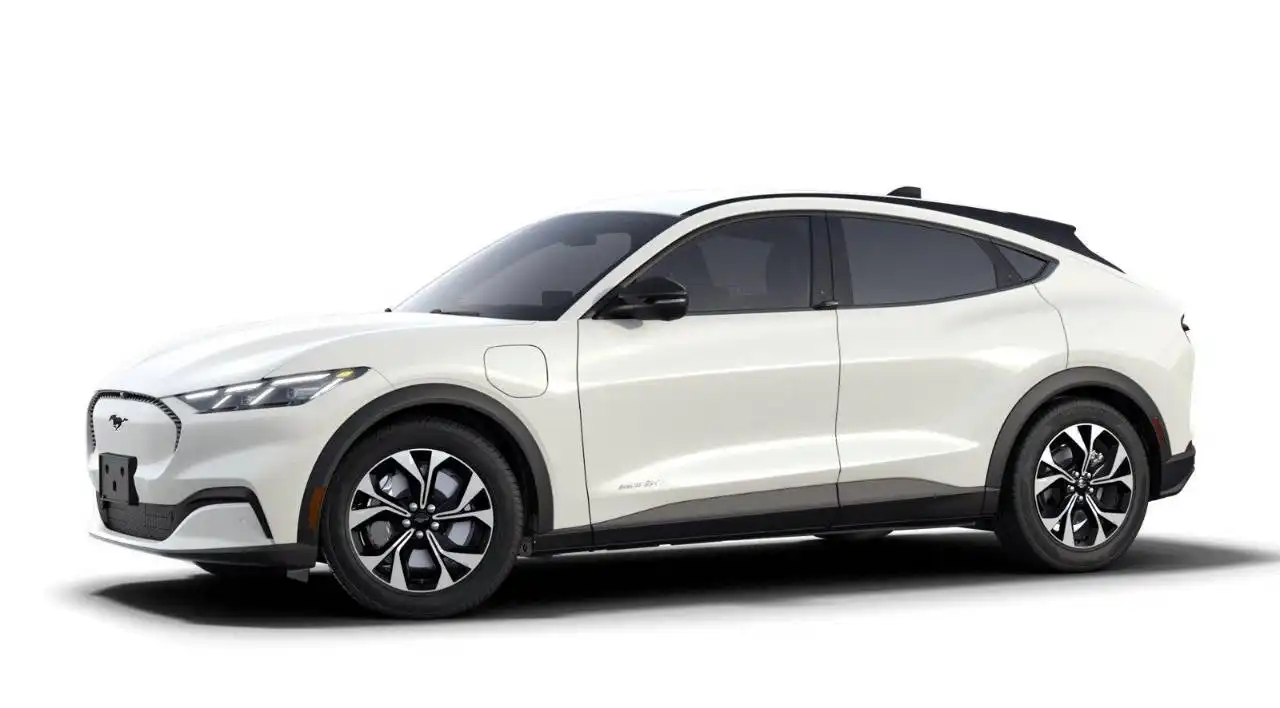 2025 Ford Mustang-Mach-e Select's photo