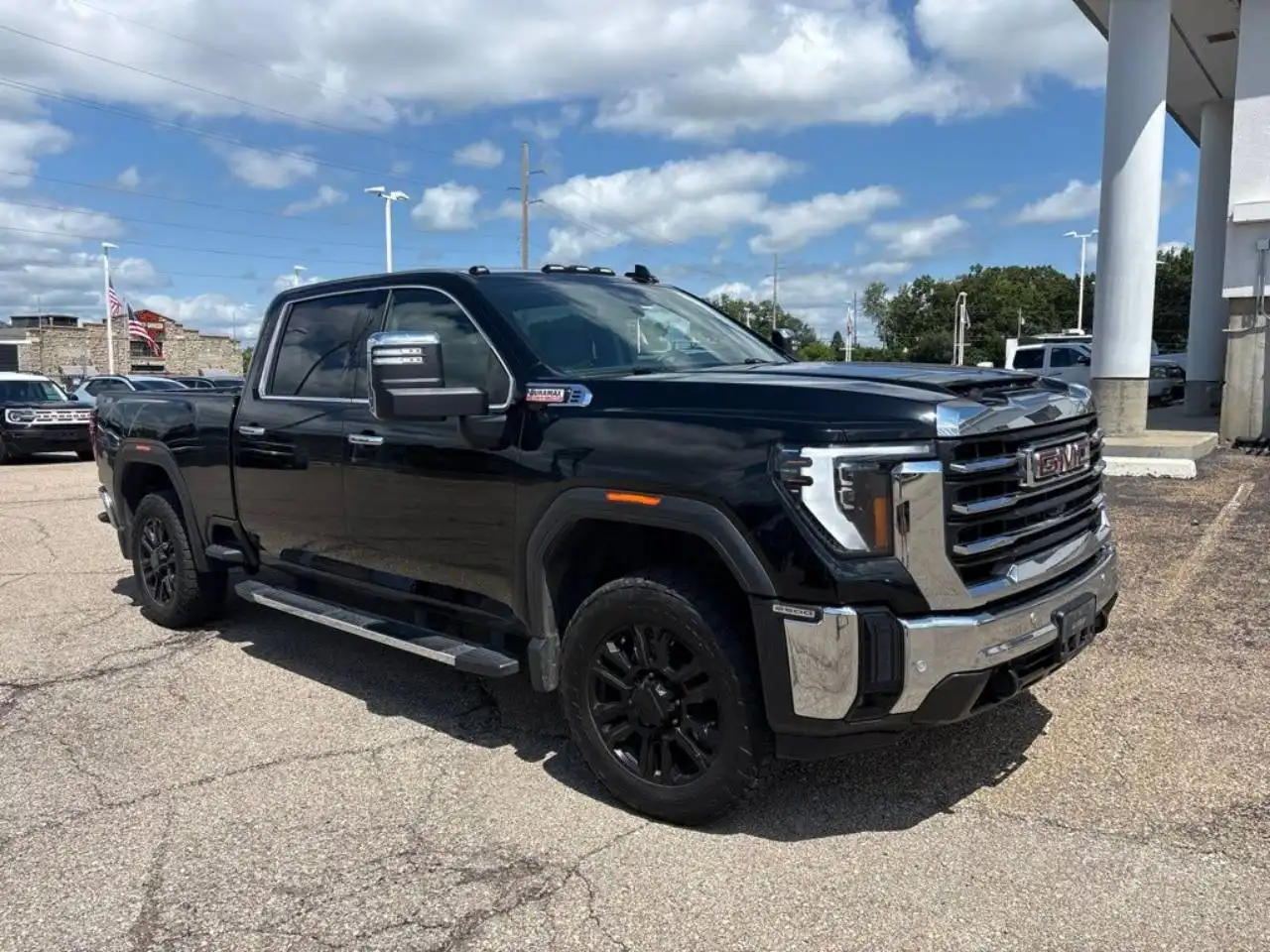 2024 GMC Sierra 4WD Crew Cab Standard Box SLT's photo