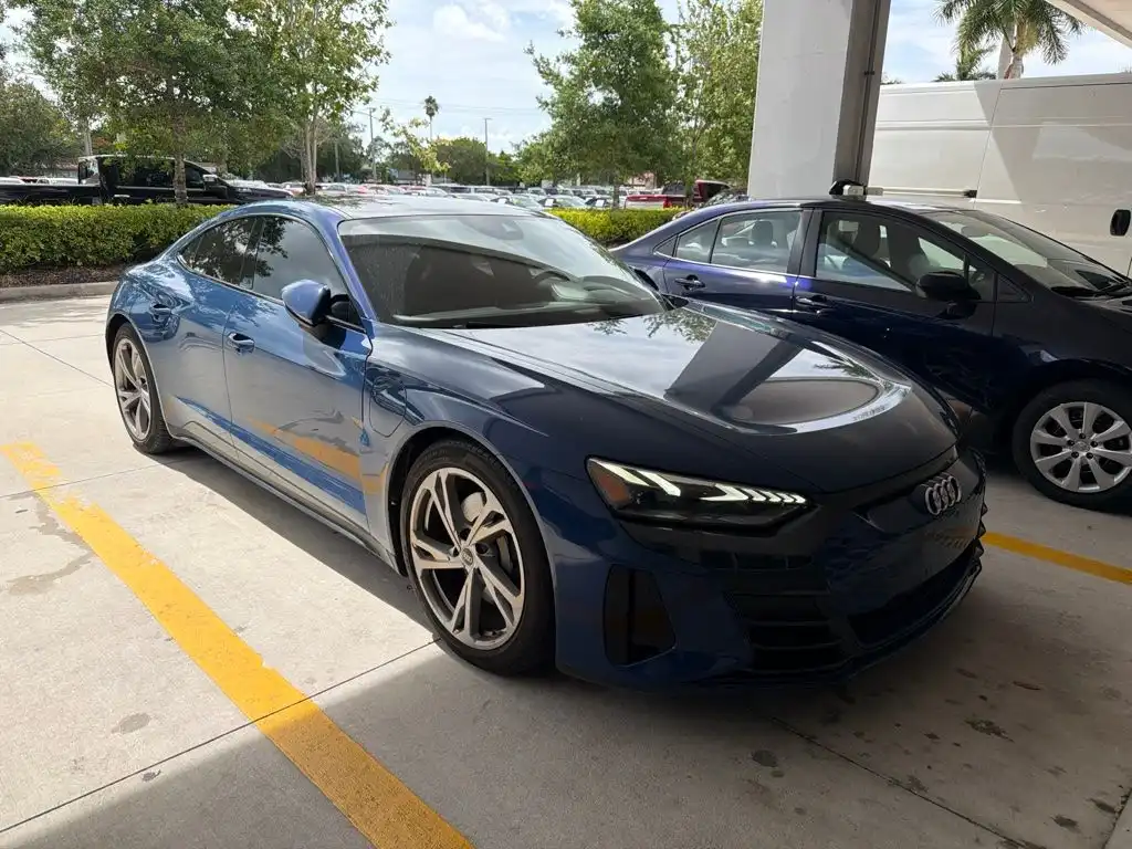 2023 Audi e-tron GT Premium Plus quattro's photo