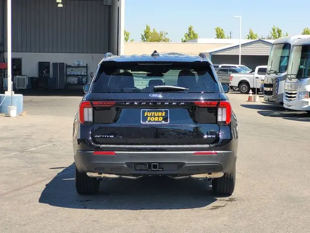 2026 Ford Explorer Active 4WD photo 5