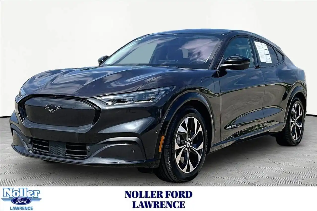 2022 Ford Mustang-Mach-e Premium's photo