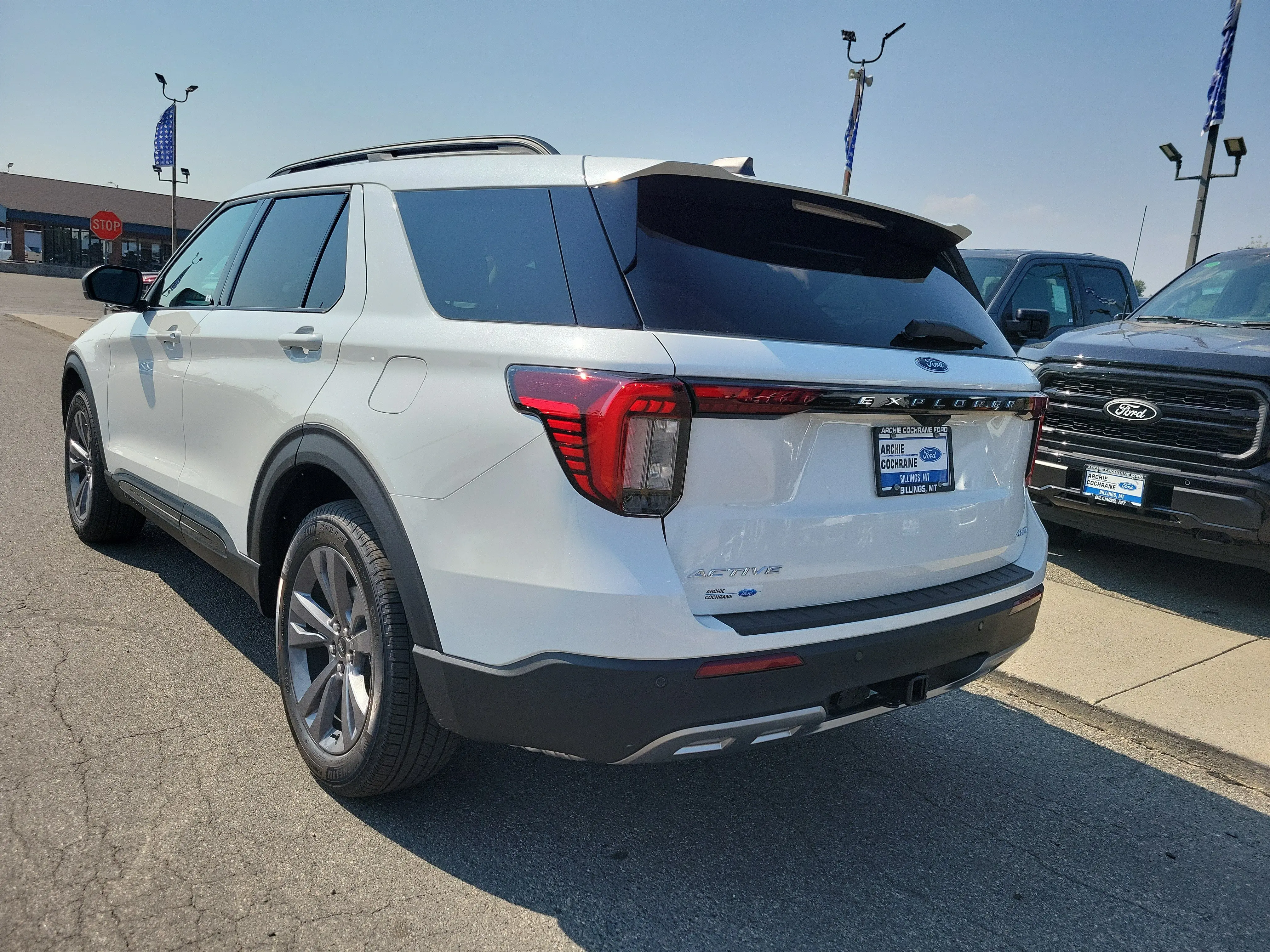 2026 Ford Explorer Active 4WD photo 3