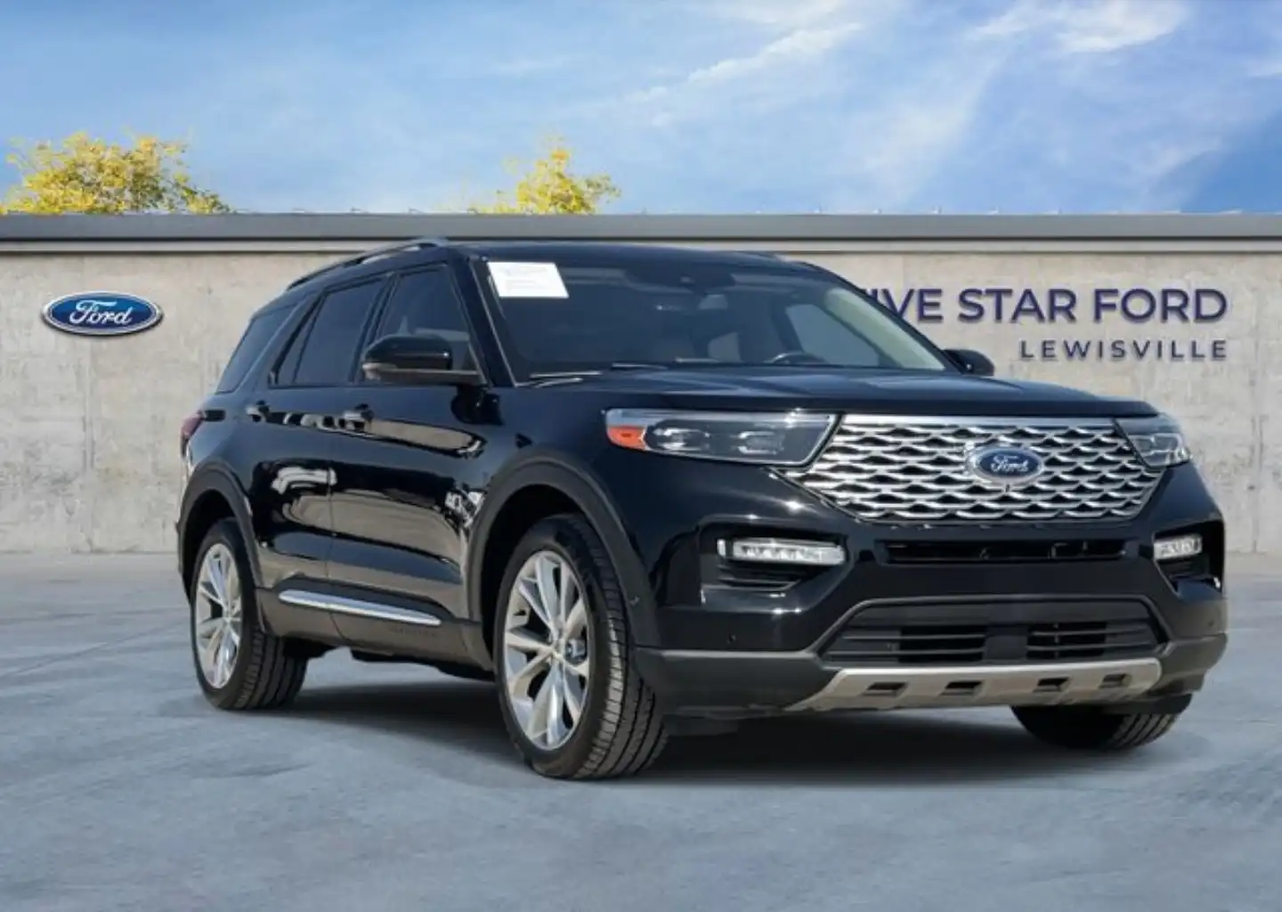 2022 Ford Explorer Platinum 4WD's photo