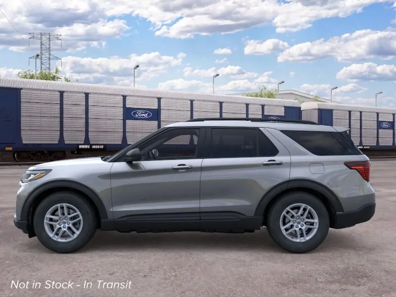 2026 Ford Explorer Active 4WD photo 3