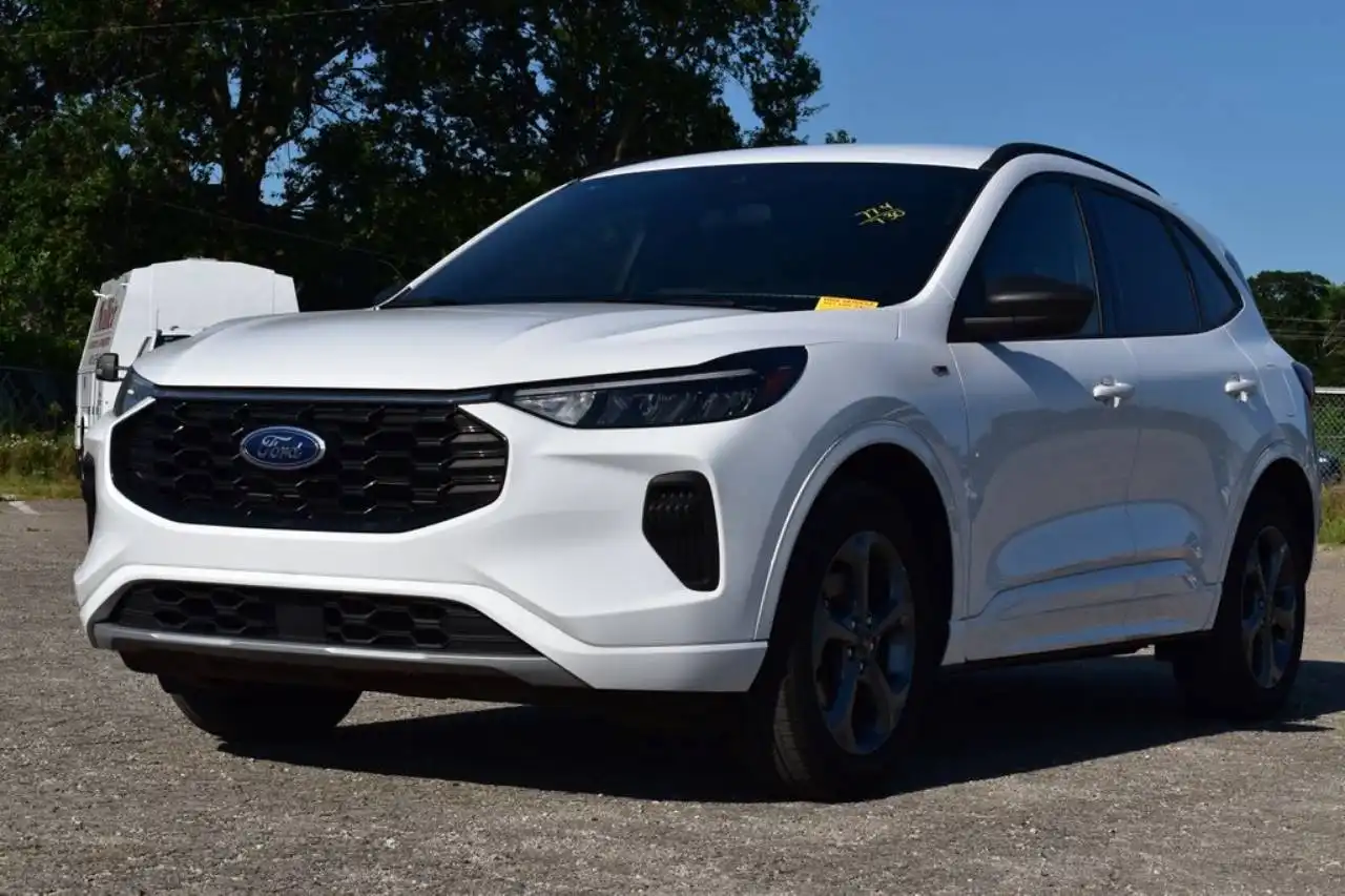 2023 Ford Escape ST-Line AWD's photo