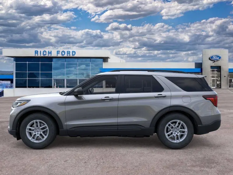 2026 Ford Explorer undefined photo 3