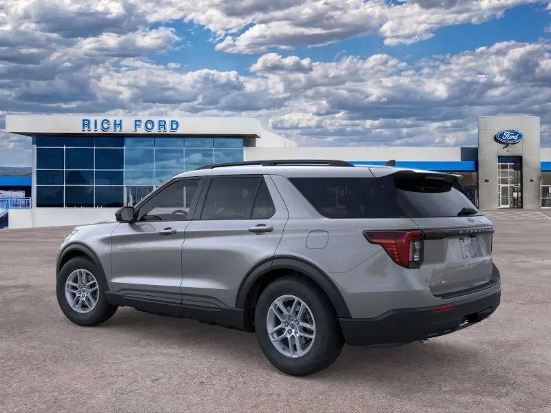 2026 Ford Explorer undefined photo 4