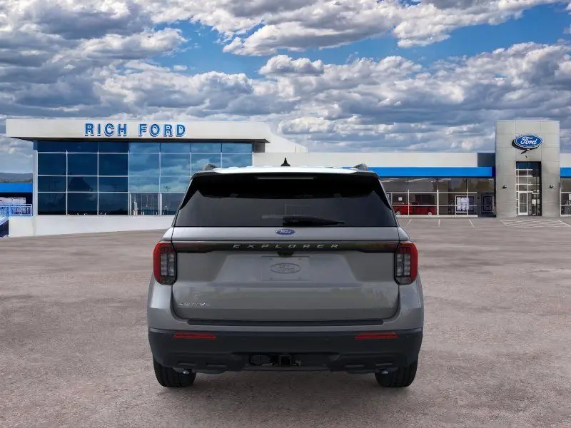 2026 Ford Explorer undefined photo 5
