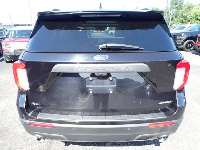 2024 Ford Explorer XLT 4WD photo 5