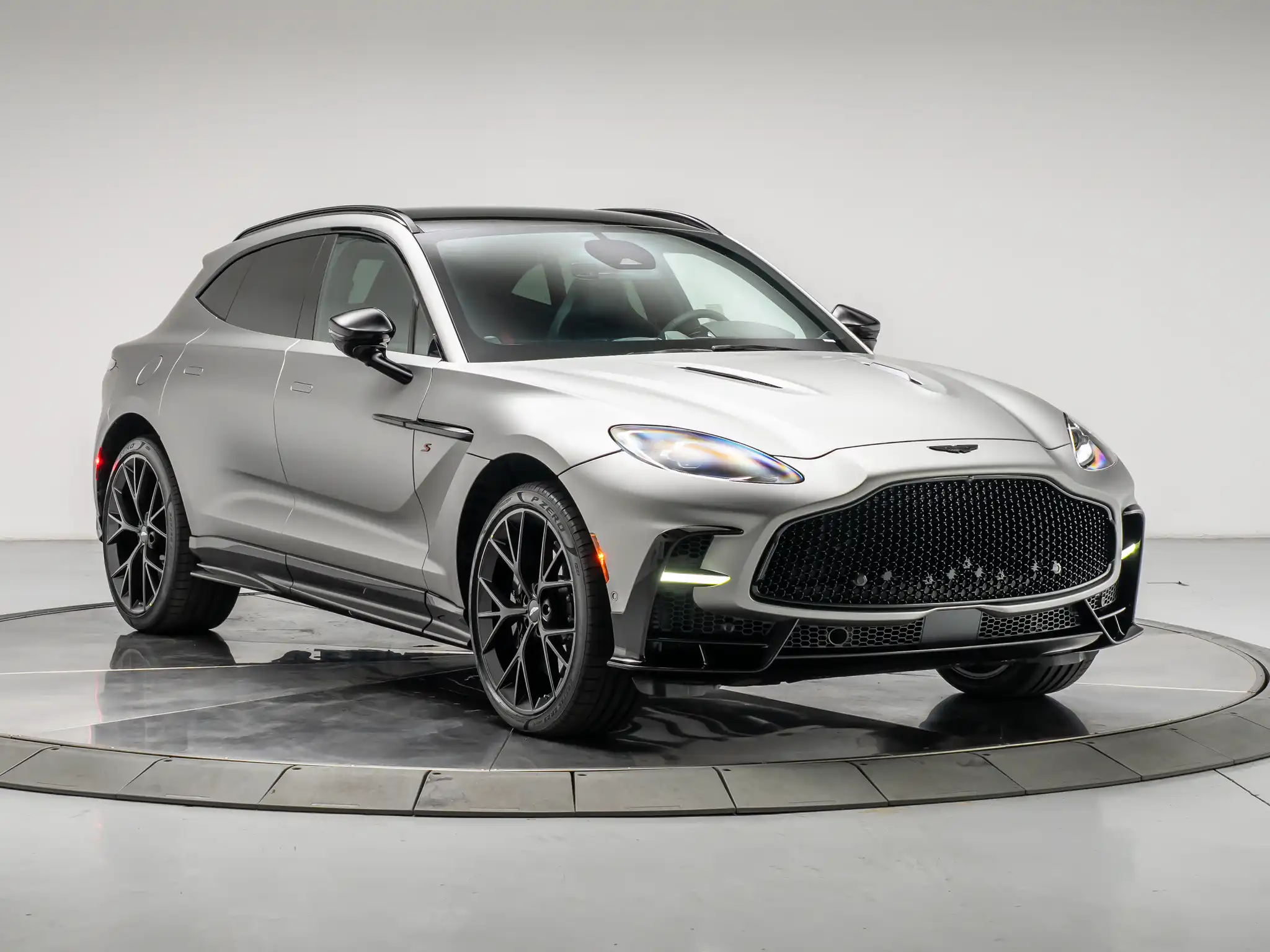 2026 Aston Martin DBX 4.0 V8 S AWD's photo