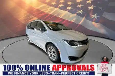 2019 Chrysler Pacifica Limited's photo